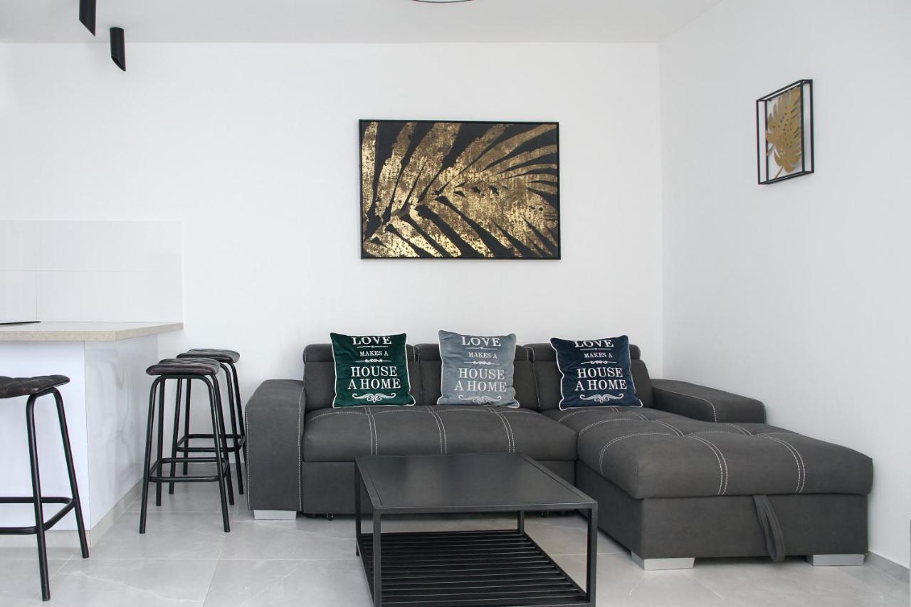 Apartments4You Leonardo 17 Bat Jam Exteriér fotografie